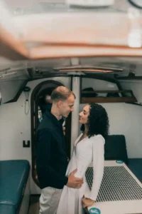 Jedrenje za Parove — Romantican Odmor na Jedrilici | Jedrenje Grcka